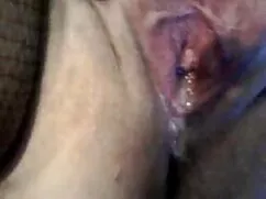 Cummedで女性ホワイトとともにオープ ...