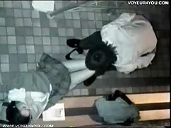 茶色のような黒い男からの情熱的なキス、ブ ...