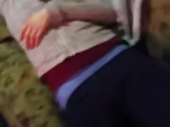 私の継母は、ドアで彼女自身の赤ちゃん臆病 ...