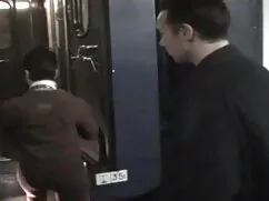 スリングでボールを舐めるお尻にいくつかの ...