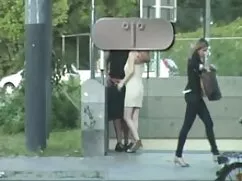 女性のオナニー車、ニンジン、キュウリ、ロ ...