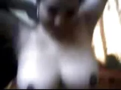 女の子、レズビアンは舌で膣を愛撫します  ...