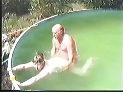 Busty温泉レズビアンコックはディルド ...