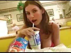 彼は彼の愛人に男を支払い、彼の妻は隣人G ...